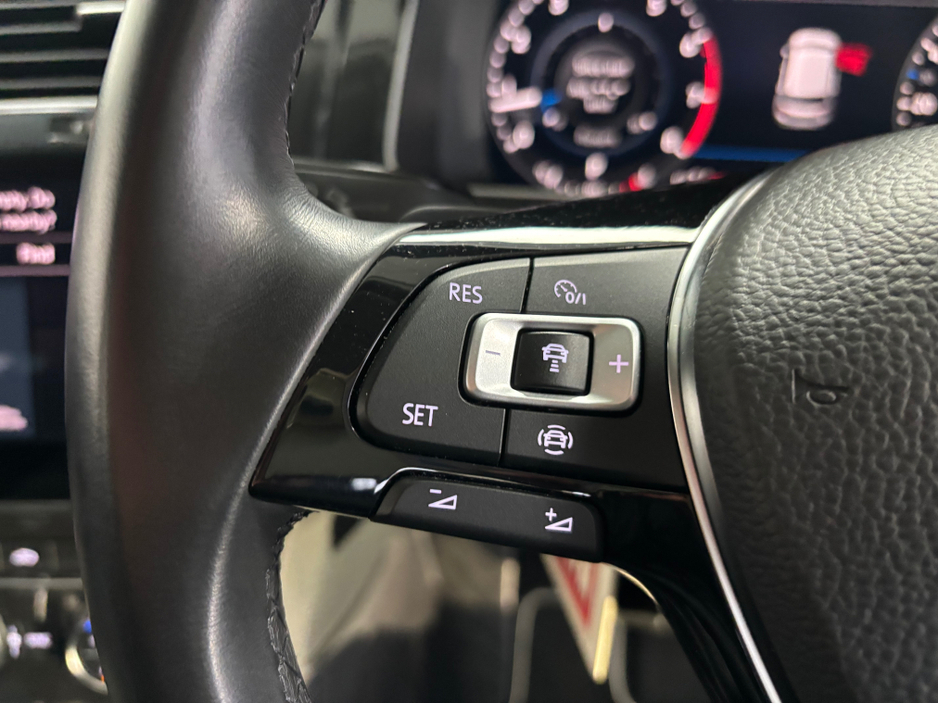 2019 Volkswagen Golf *VOLKSWAGEN GOLF* *DSG* *LOW MILEAGE* *PRONAV WIDE SCREEN* *AUTO LIGHTS* *DLA* *DIGITAL DASH* *REVERSE CAMERA* **FINANCE AVAILABLE* *TRADE INS WELCOME* €19,950