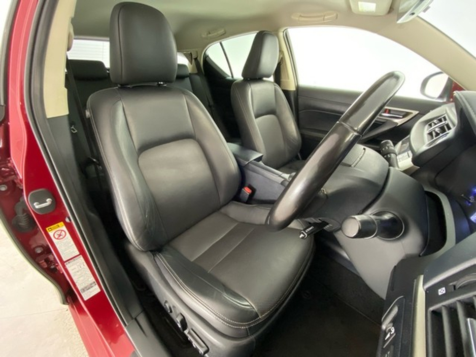 2018 Lexus CT 200 h - image 21