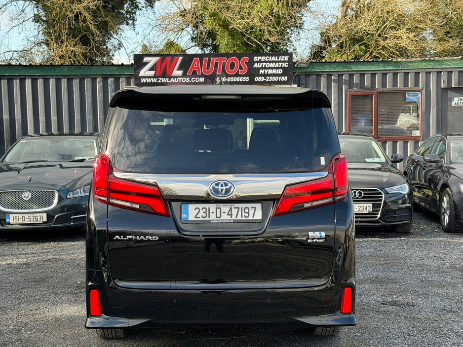 2023 Toyota Alphard - image 7