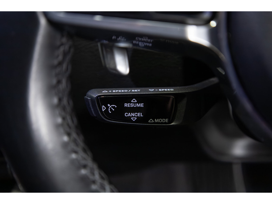 2020 Porsche Cayenne - image 16