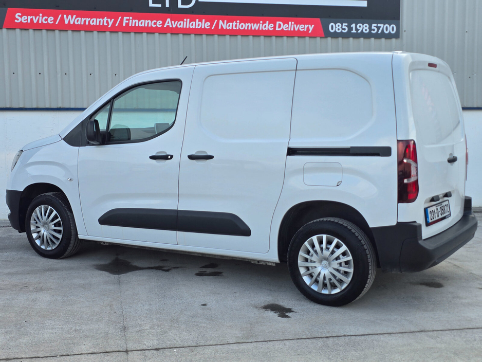 2023 Opel Combo - image 10