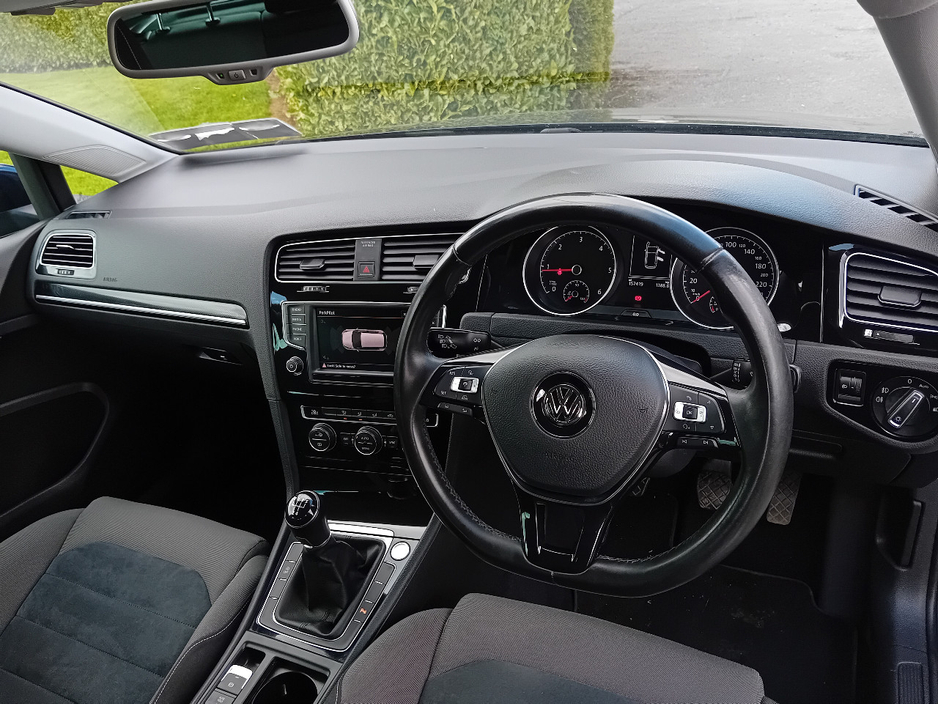 2016 Volkswagen Golf - image 7