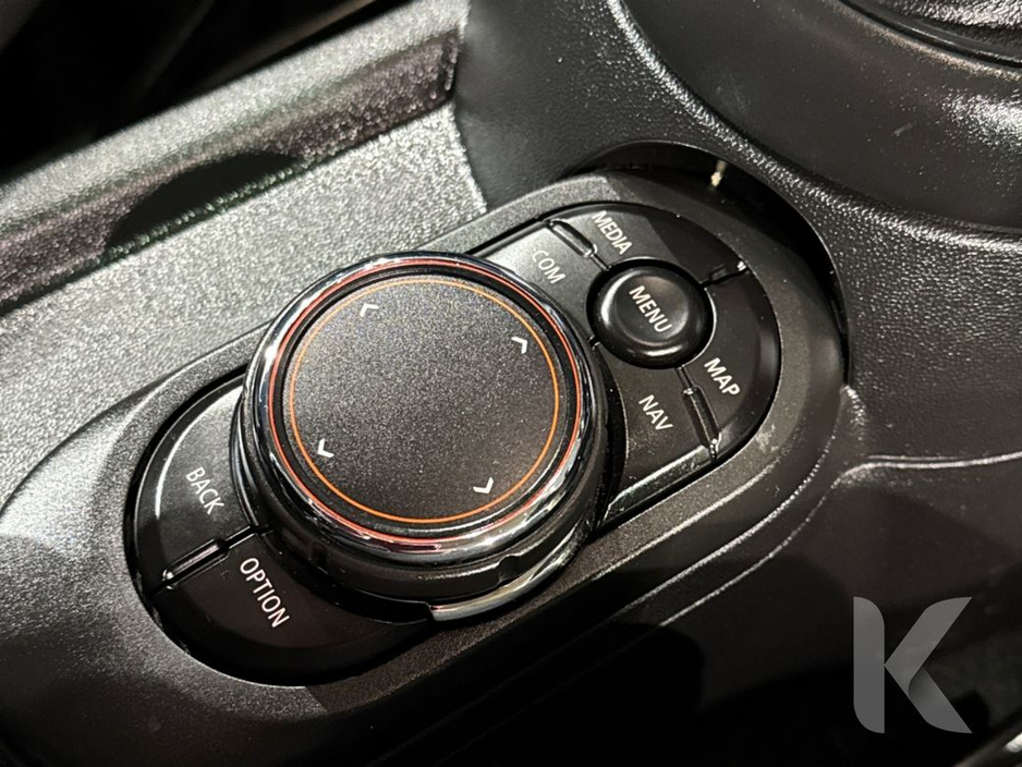 2019 MINI One - image 19