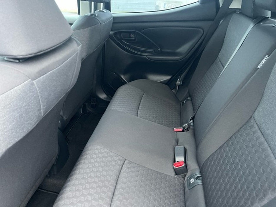 2024 Toyota Yaris YARIS 1.5 LUNA SPORT €25,950