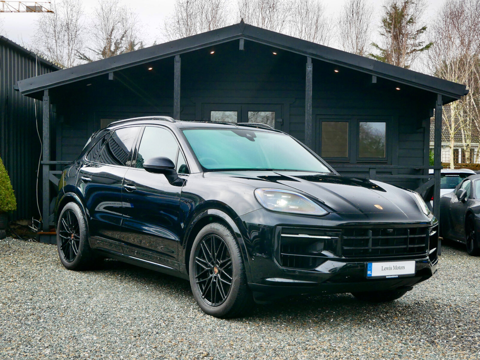 2025 Porsche Cayenne 3.0 E-Hybrid PHEV Auto €118,950