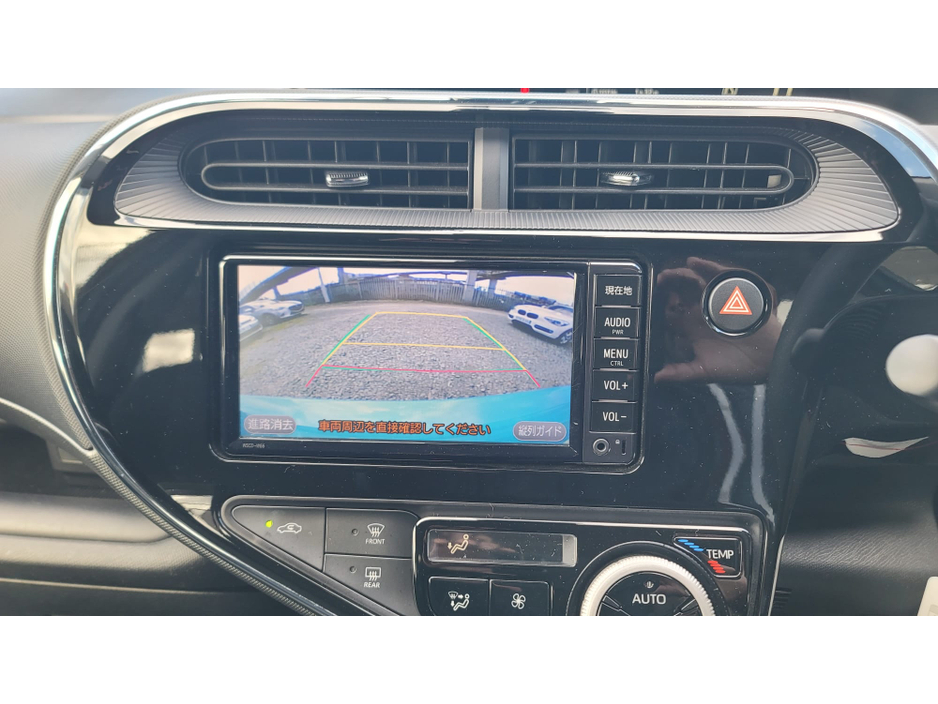 2017 Toyota Aqua - image 15