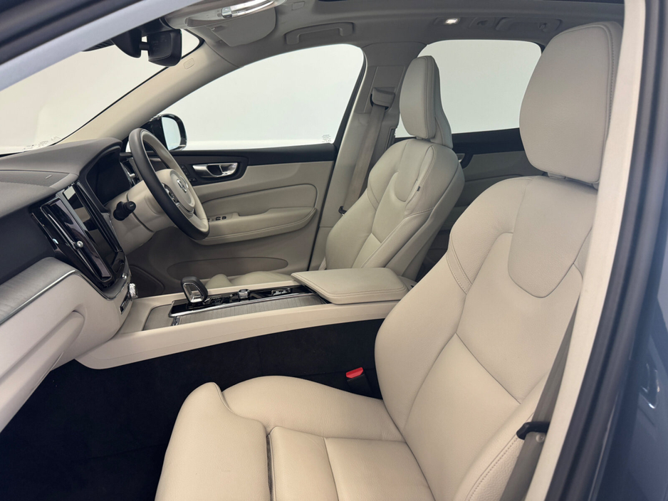 2024 Volvo XC60 T6 Recharge PHEV 350hp AT8 Plus Dark €58,500
