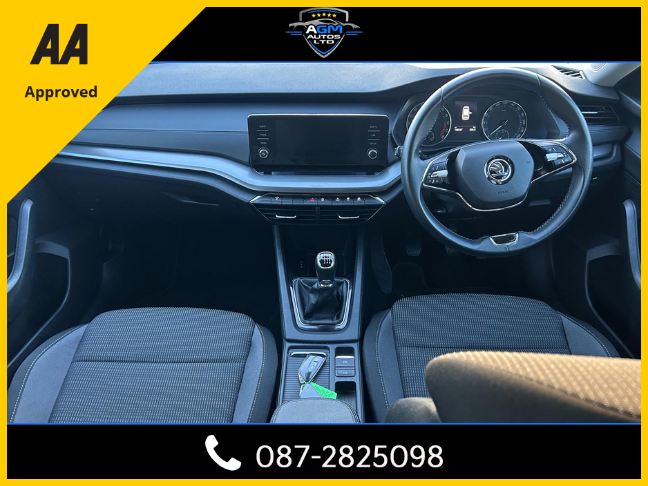 2022 Skoda Octavia - image 9