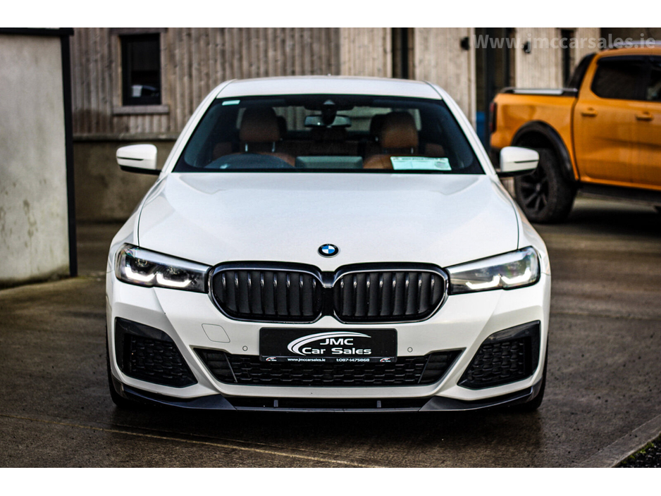 2021 BMW 5 Series - image 5