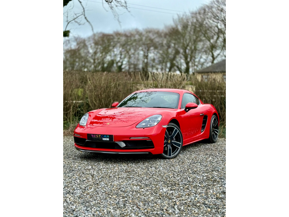 2018 Porsche 718 - image 5