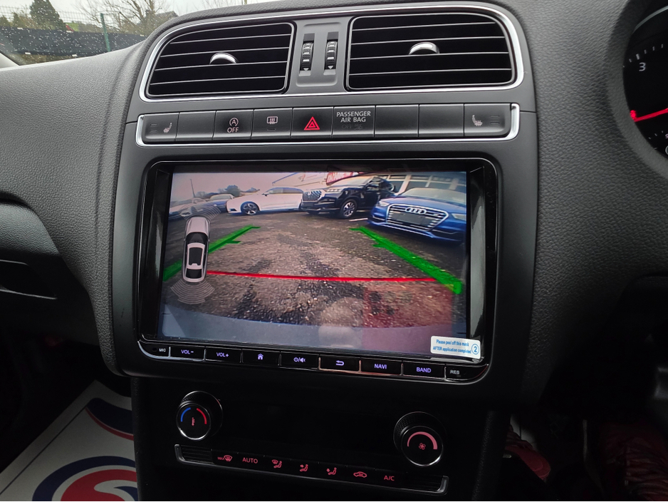 2016 Volkswagen Polo - image 12