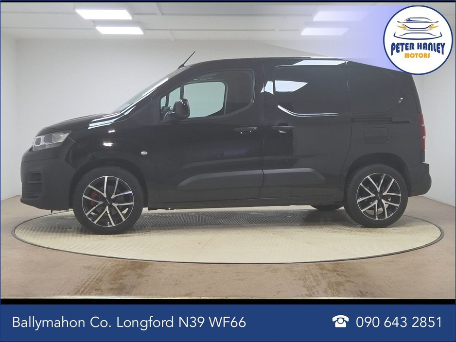 2022 Citroen Berlingo - image 8