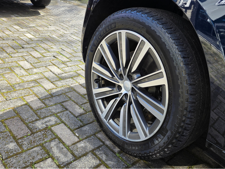 2025 Land Rover Range Rover - image 5