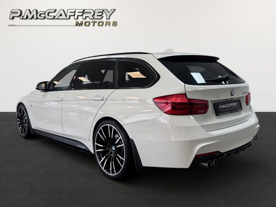 2016 BMW 3 Series - image 7
