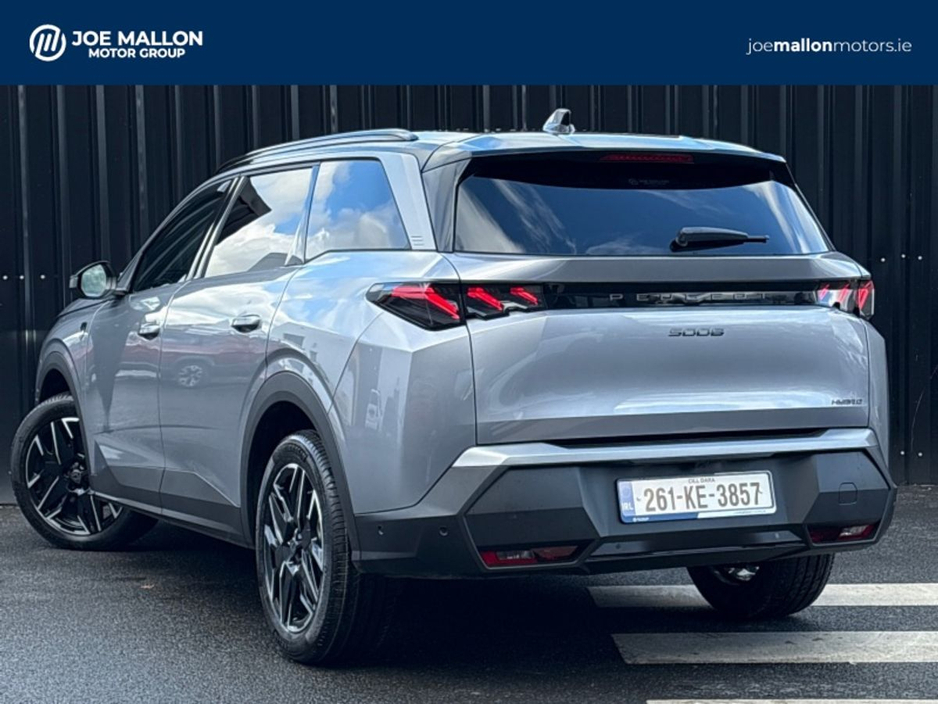 2026 Peugeot 5008 - image 2