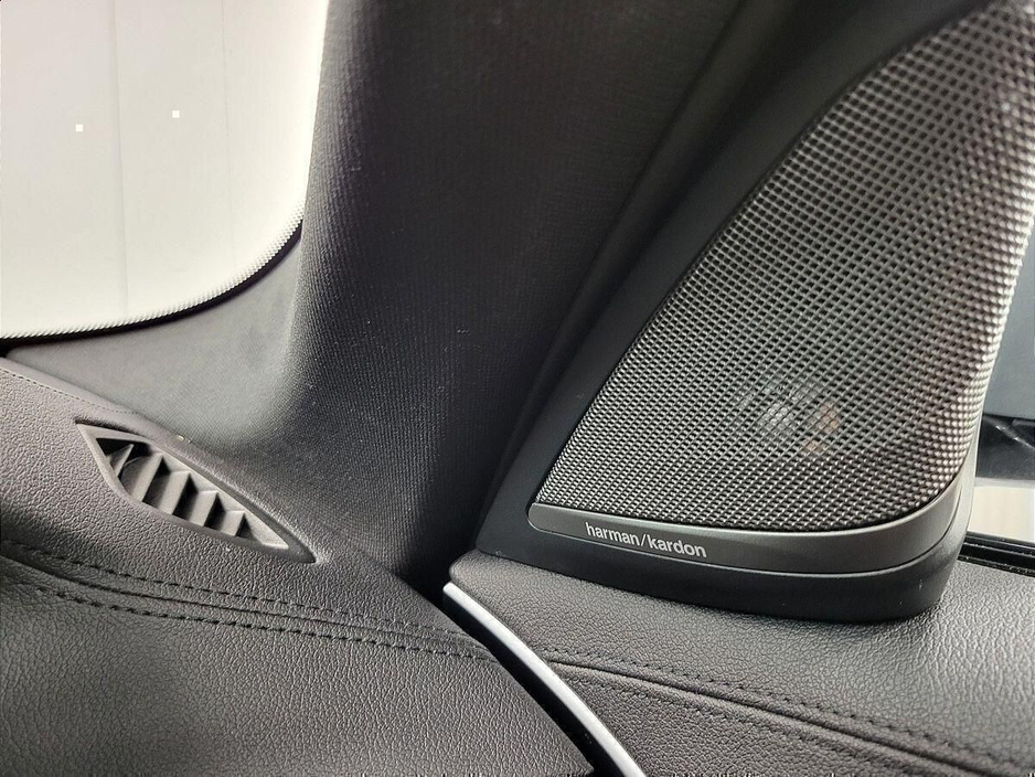 2023 BMW 5 Series - image 22