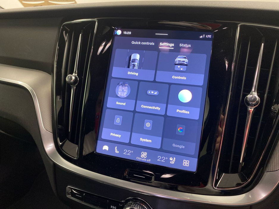 2026 Volvo V60 - image 23