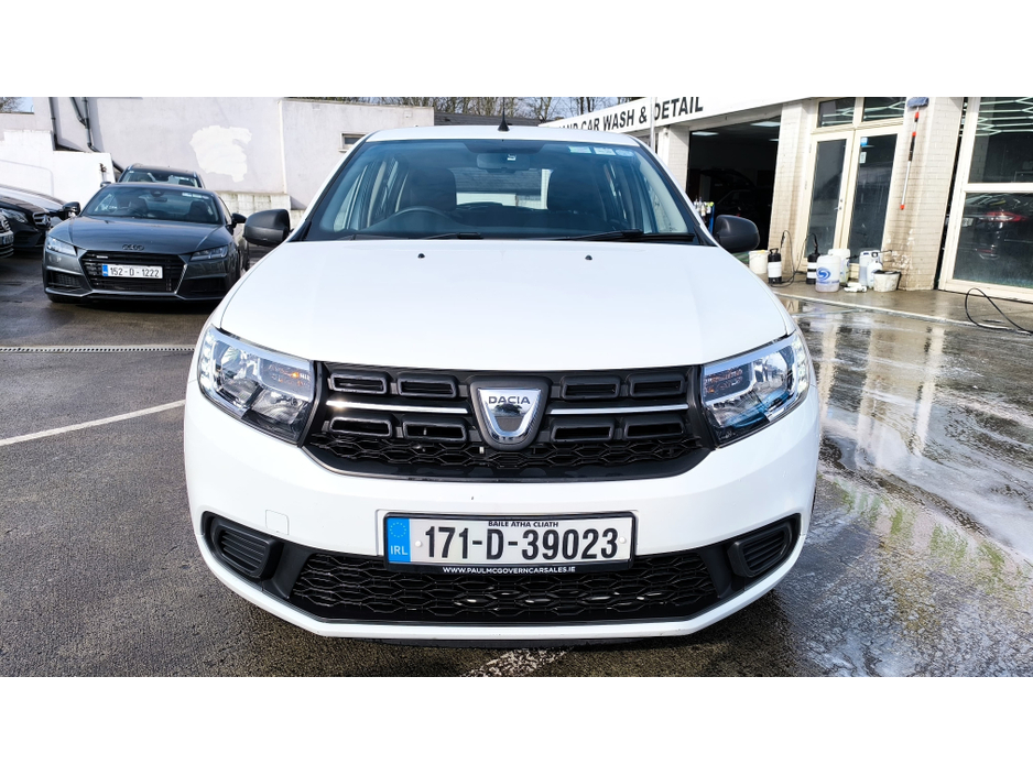 2017 Dacia Sandero - image 2
