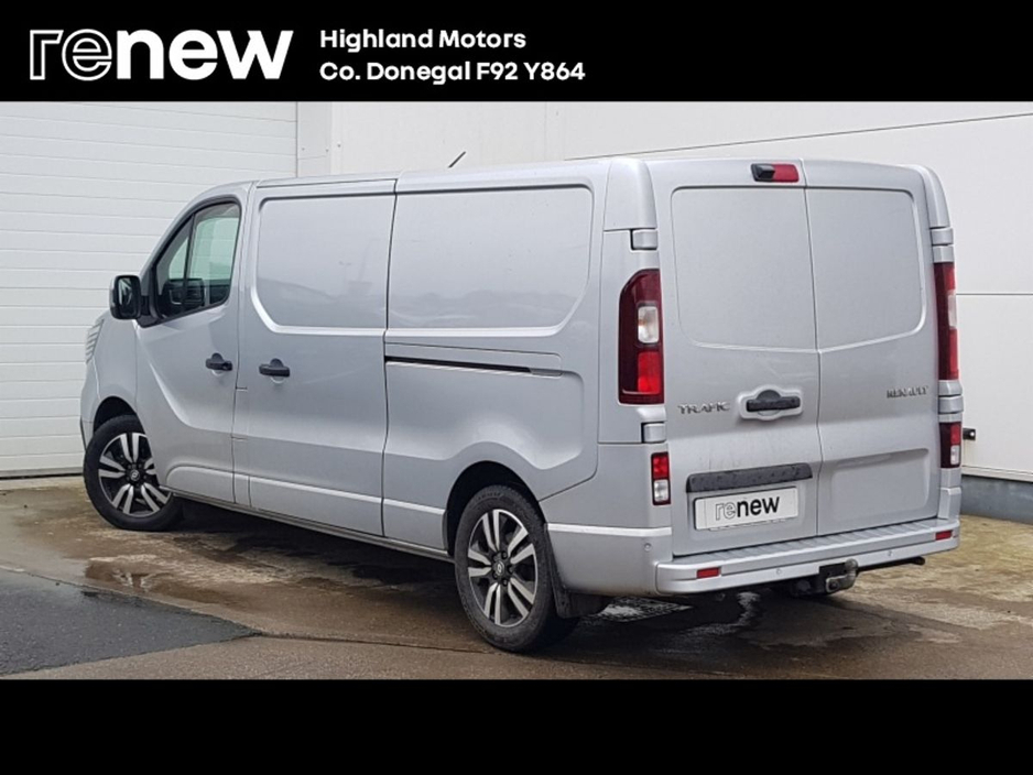 2024 Renault Trafic - image 3
