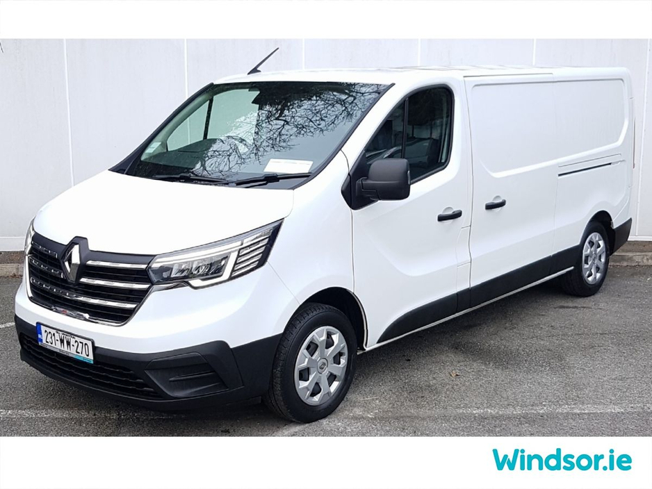 2023 Renault Trafic - image 14