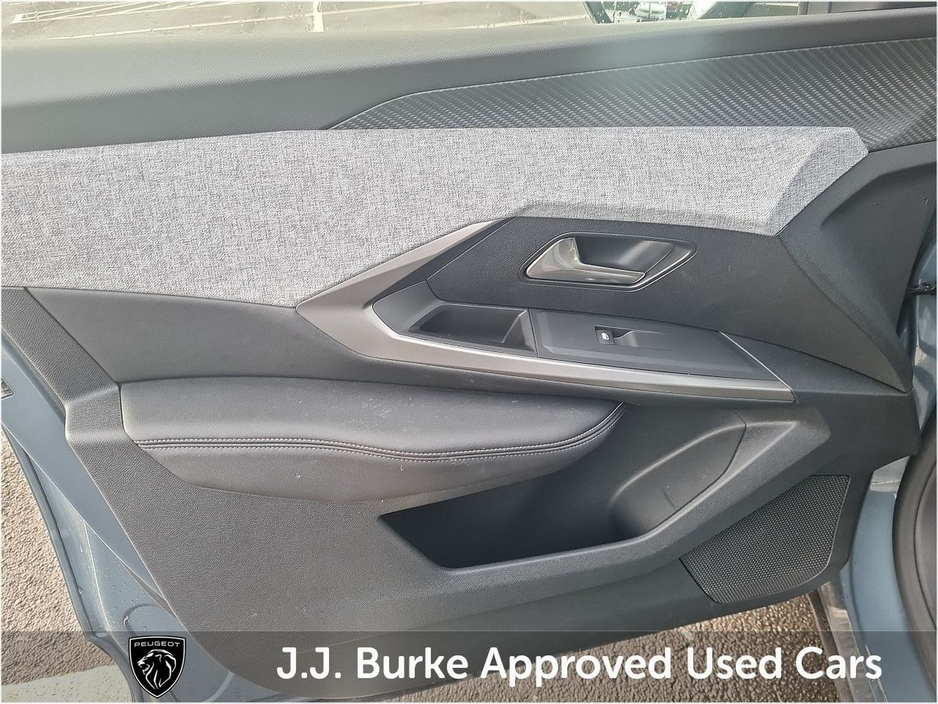 2025 Peugeot 3008 - image 15