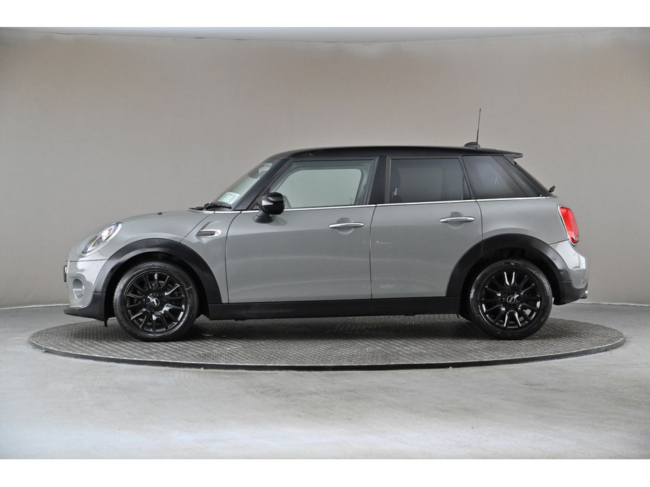 2020 MINI Hatch - image 5