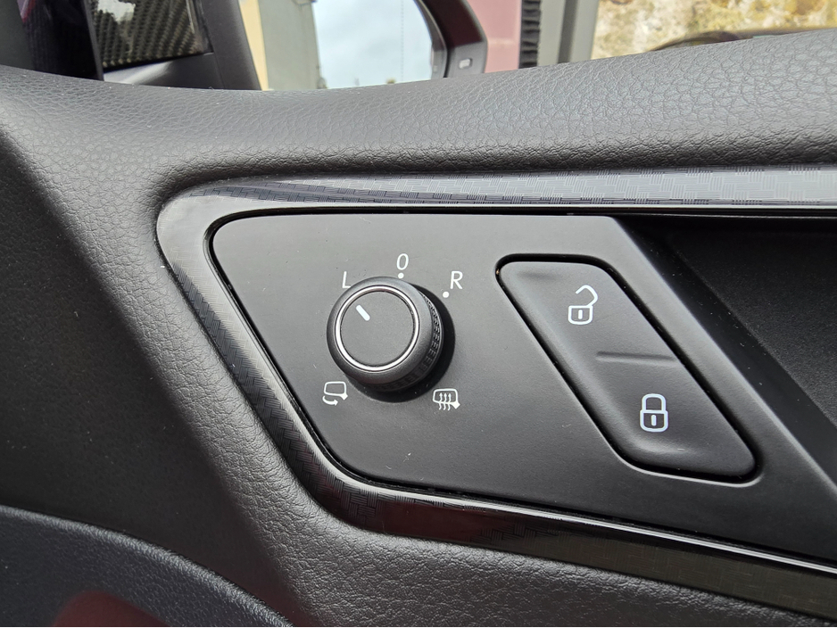 2015 Volkswagen Golf 2.0 TSI R 4X4 300PS 5DR €22,950