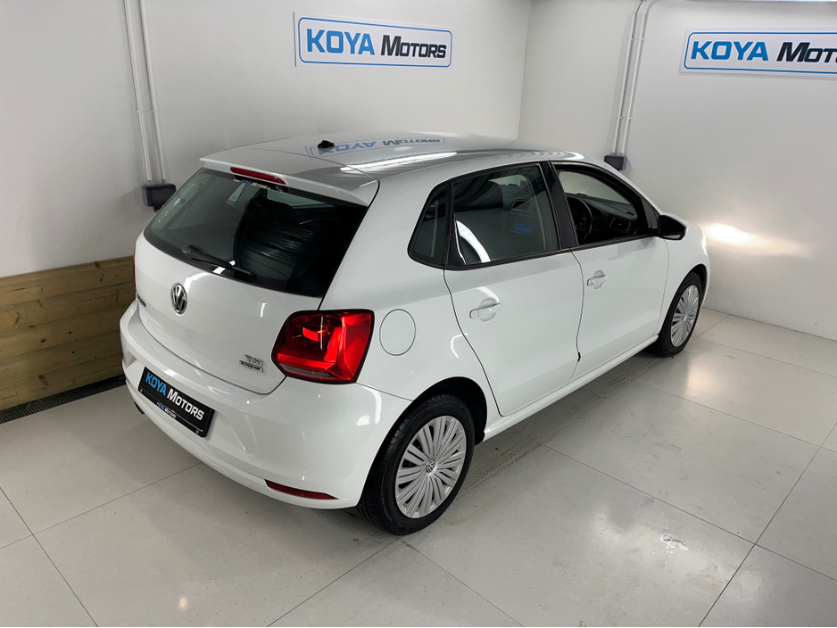 2014 Volkswagen Polo - image 12