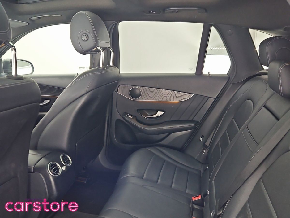 2018 Mercedes-Benz GLC Class - image 13