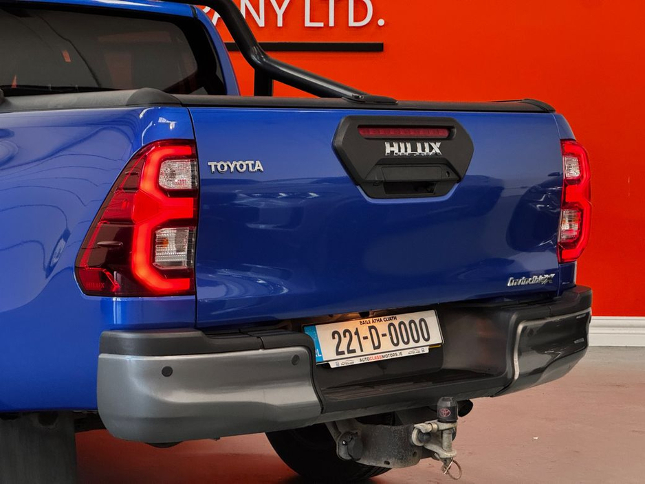 2022 Toyota Hilux - image 10