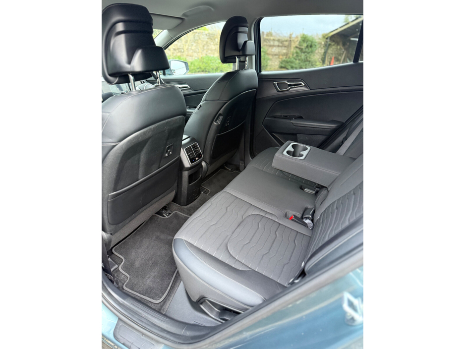 2022 Kia Sportage - image 37