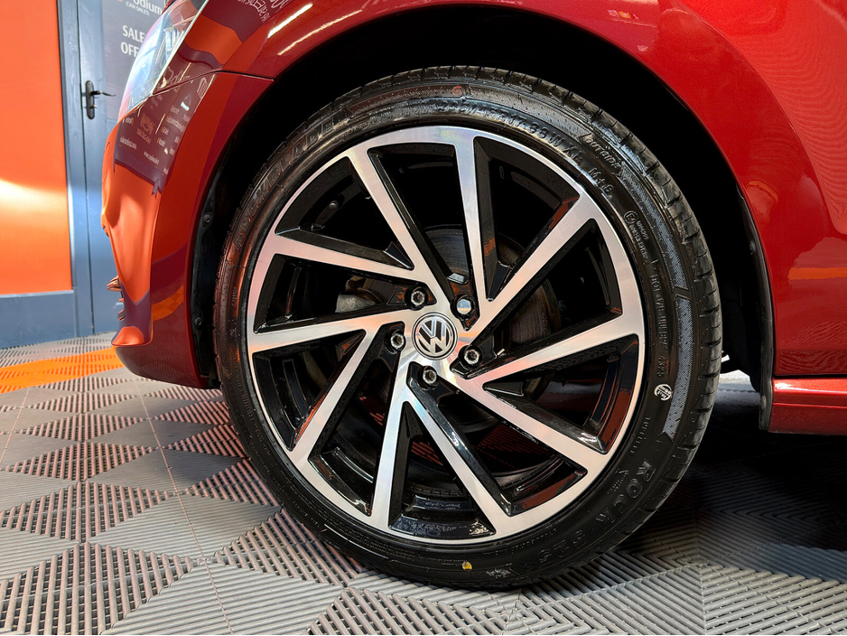 2016 Volkswagen Polo - image 13