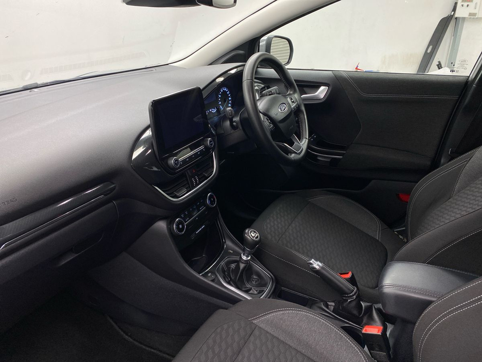 2023 Ford Puma - image 2