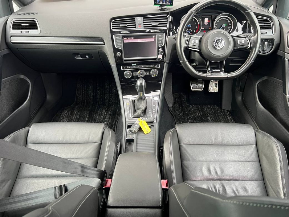 2015 Volkswagen Golf - image 10