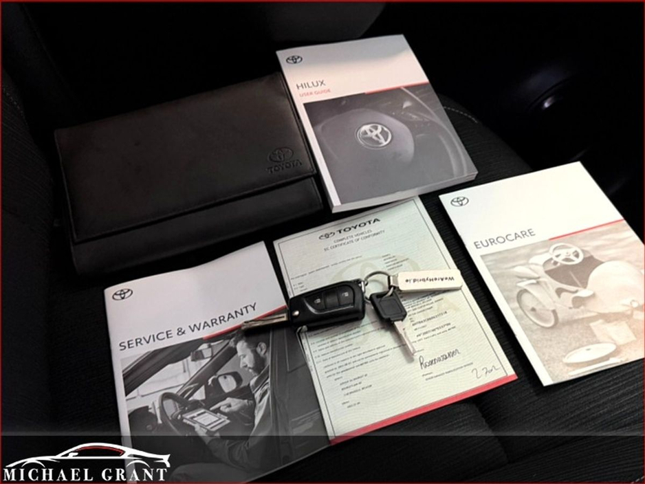 2022 Toyota Hilux AUTOMATIC 2.8D IRISH CAR ONLY 58KM SR5 DOUBLE CAB N1 COMMERCIAL VAT €36,585