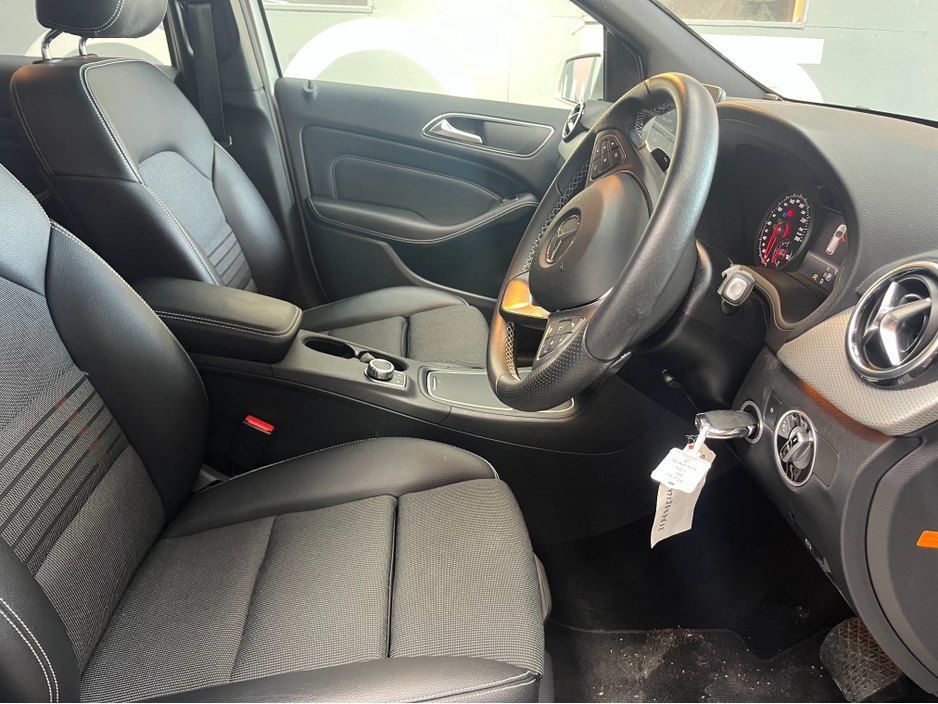 2019 Mercedes-Benz B Class MERCEDES B CLASS AUTOMATIC B180 / 34k KMs / REVERSE CAMERA , HEATED SEATS & MORE €21,950