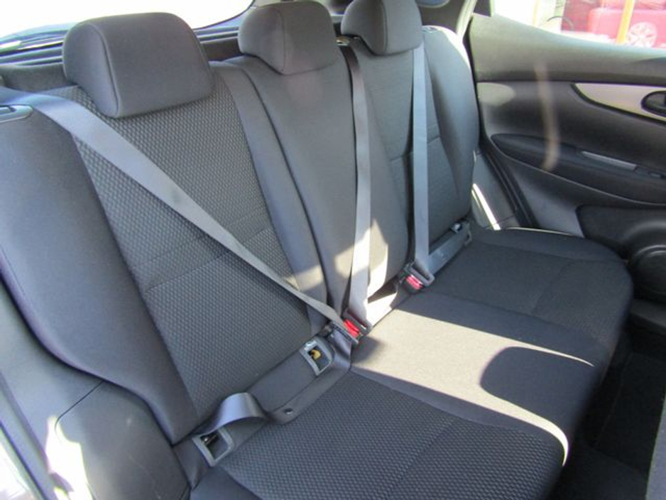 2016 Nissan Qashqai - image 20