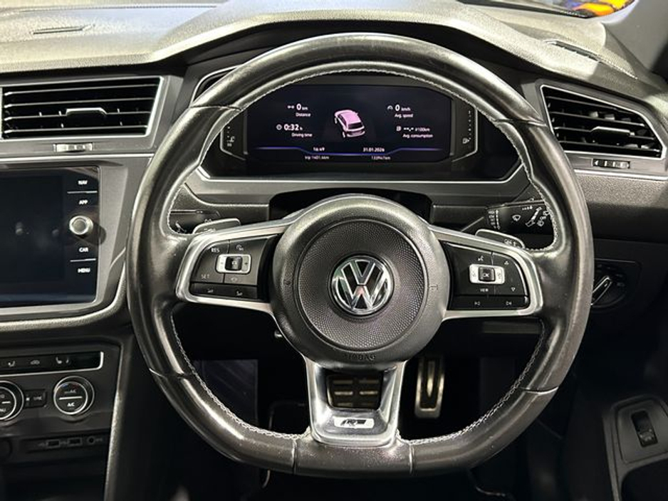 2020 Volkswagen Tiguan - image 13