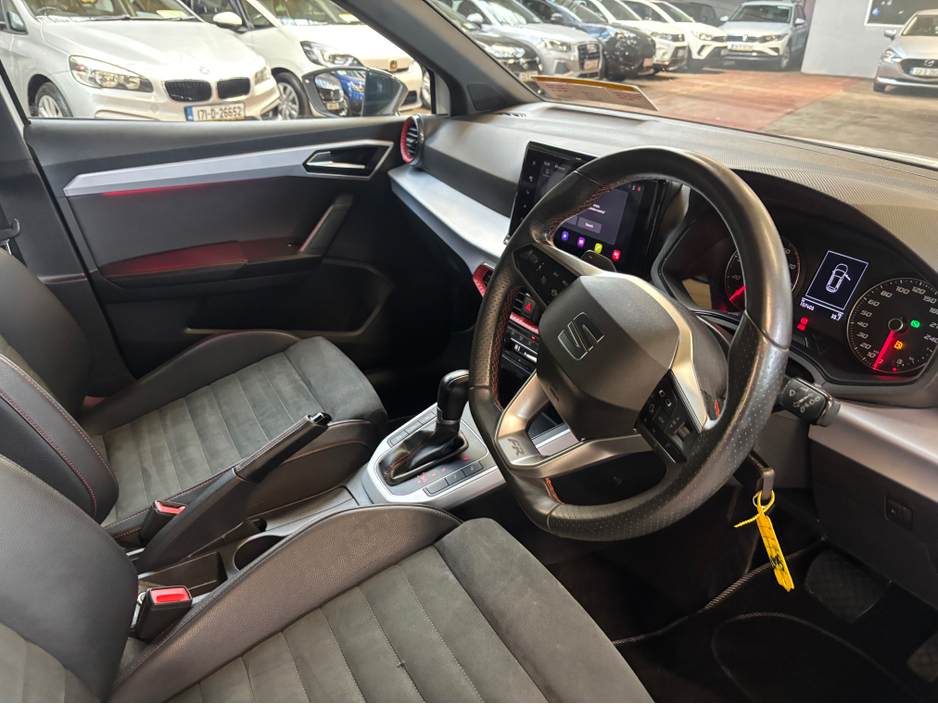 2023 SEAT Arona - image 9