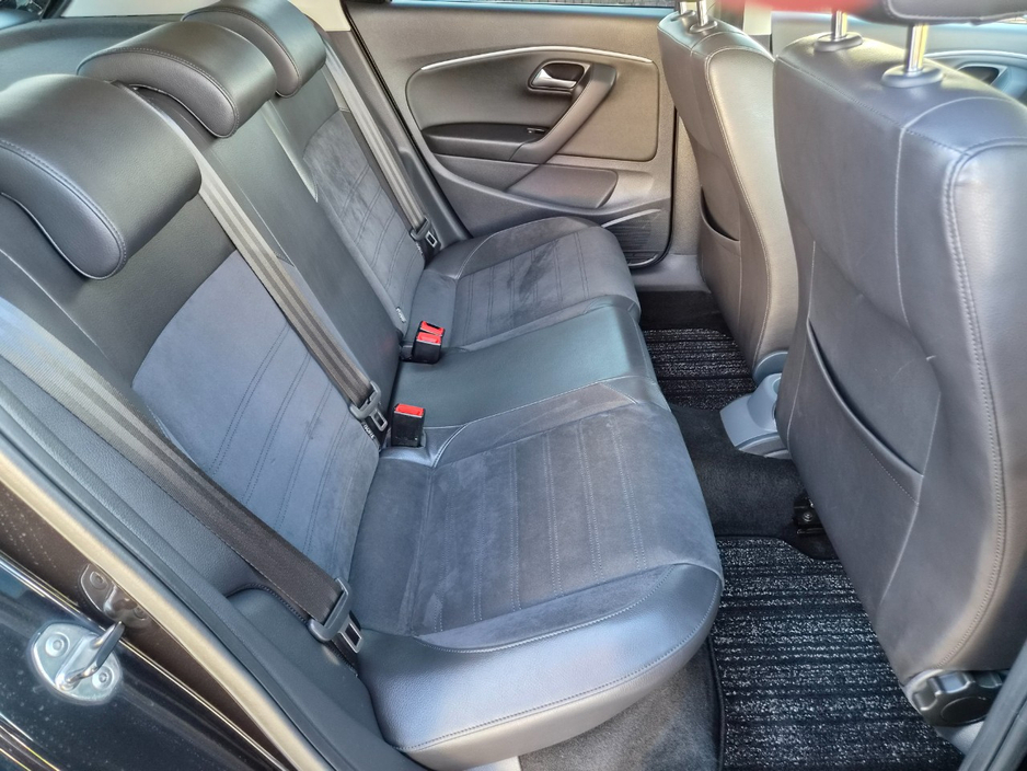 2017 Volkswagen Polo - image 15