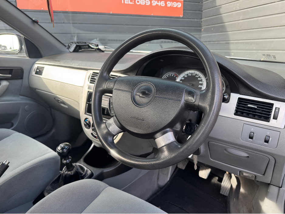 2006 Chevrolet Lacetti - image 14