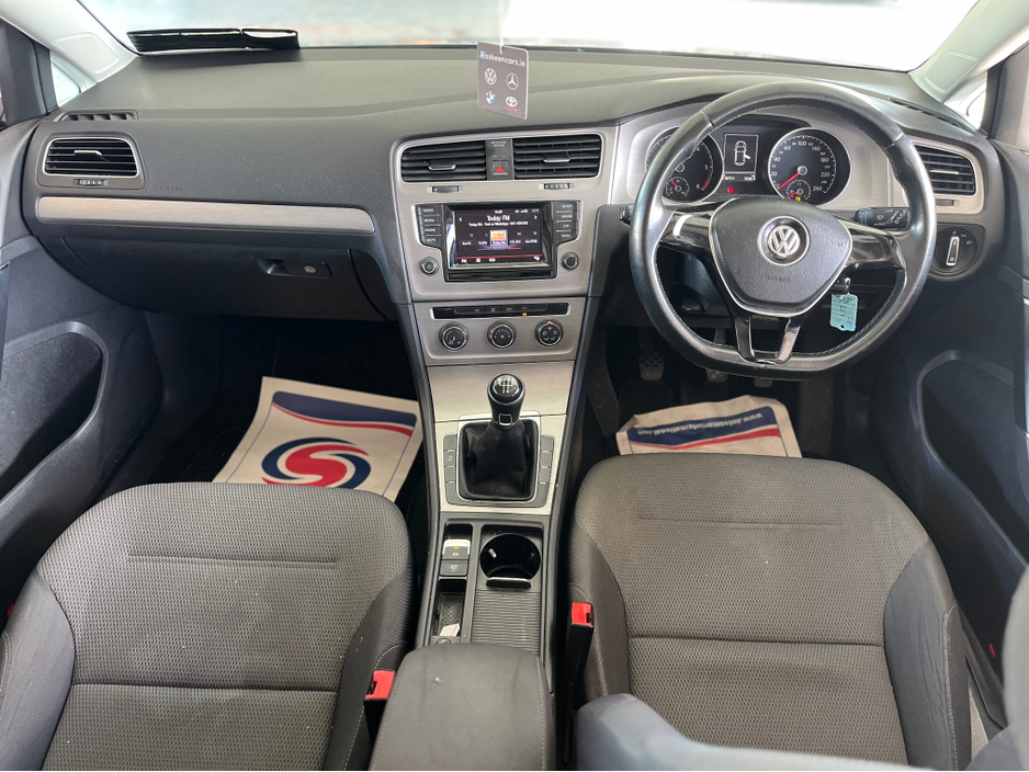 2014 Volkswagen Golf - image 14