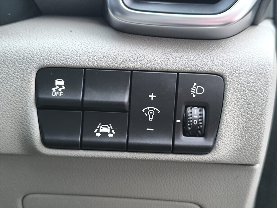 2018 Kia Sportage - image 23