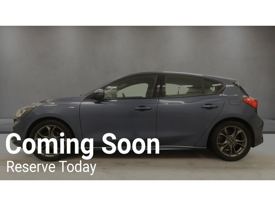 2019 Ford Focus - image 6