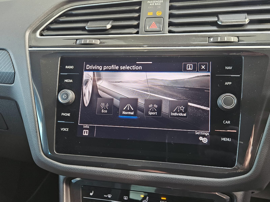 2023 Volkswagen Tiguan - image 15