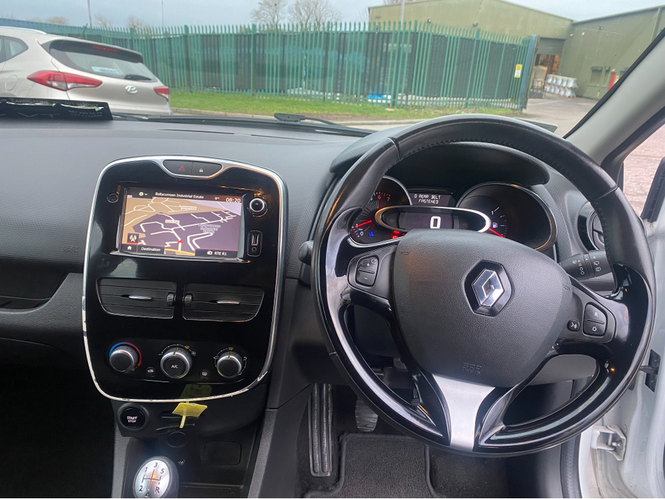 2017 Renault Clio - image 11