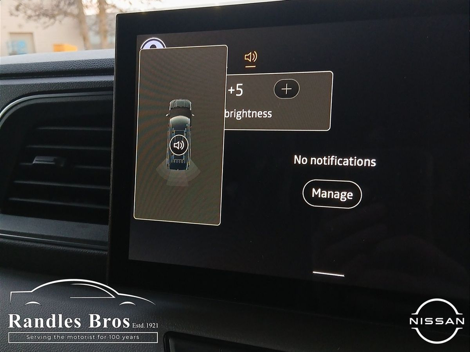 2025 Nissan Interstar - image 17