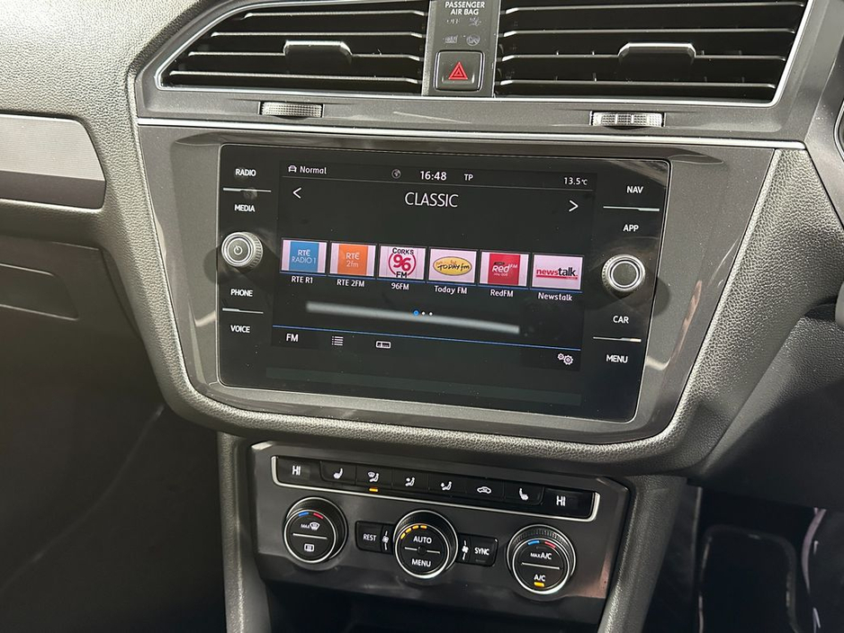 2020 Volkswagen Tiguan - image 18