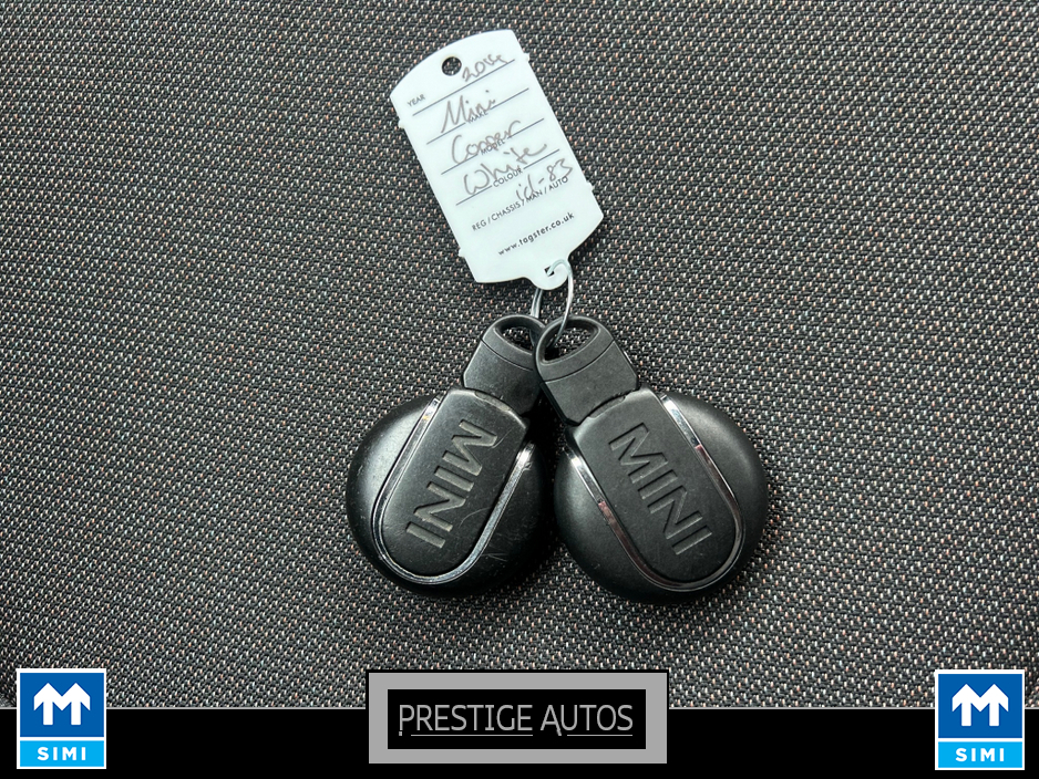 2014 MINI Hatch - image 23