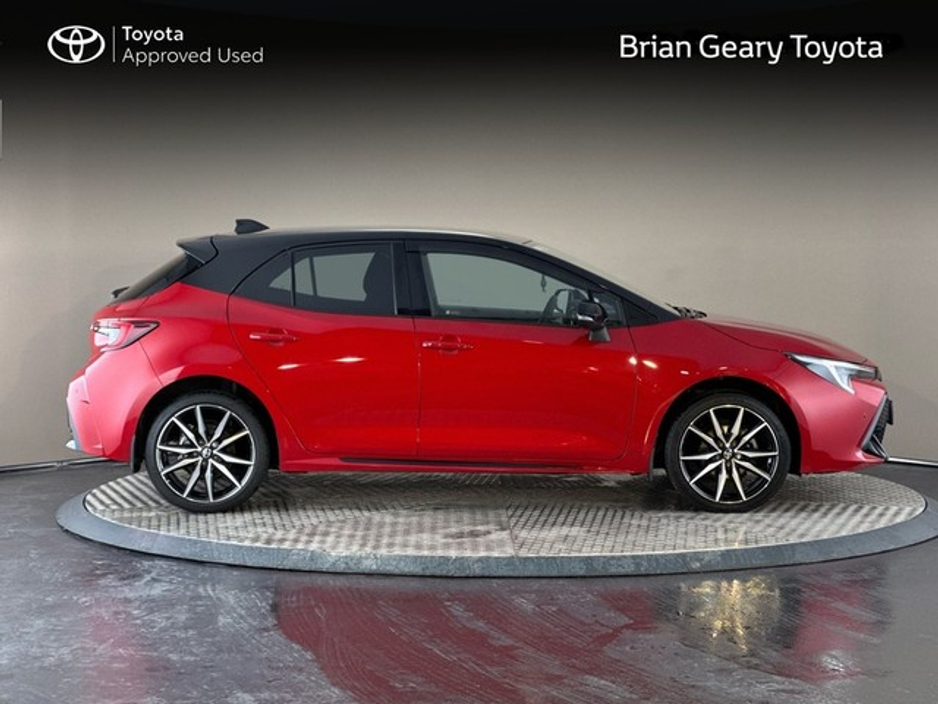 2024 Toyota Corolla - image 3